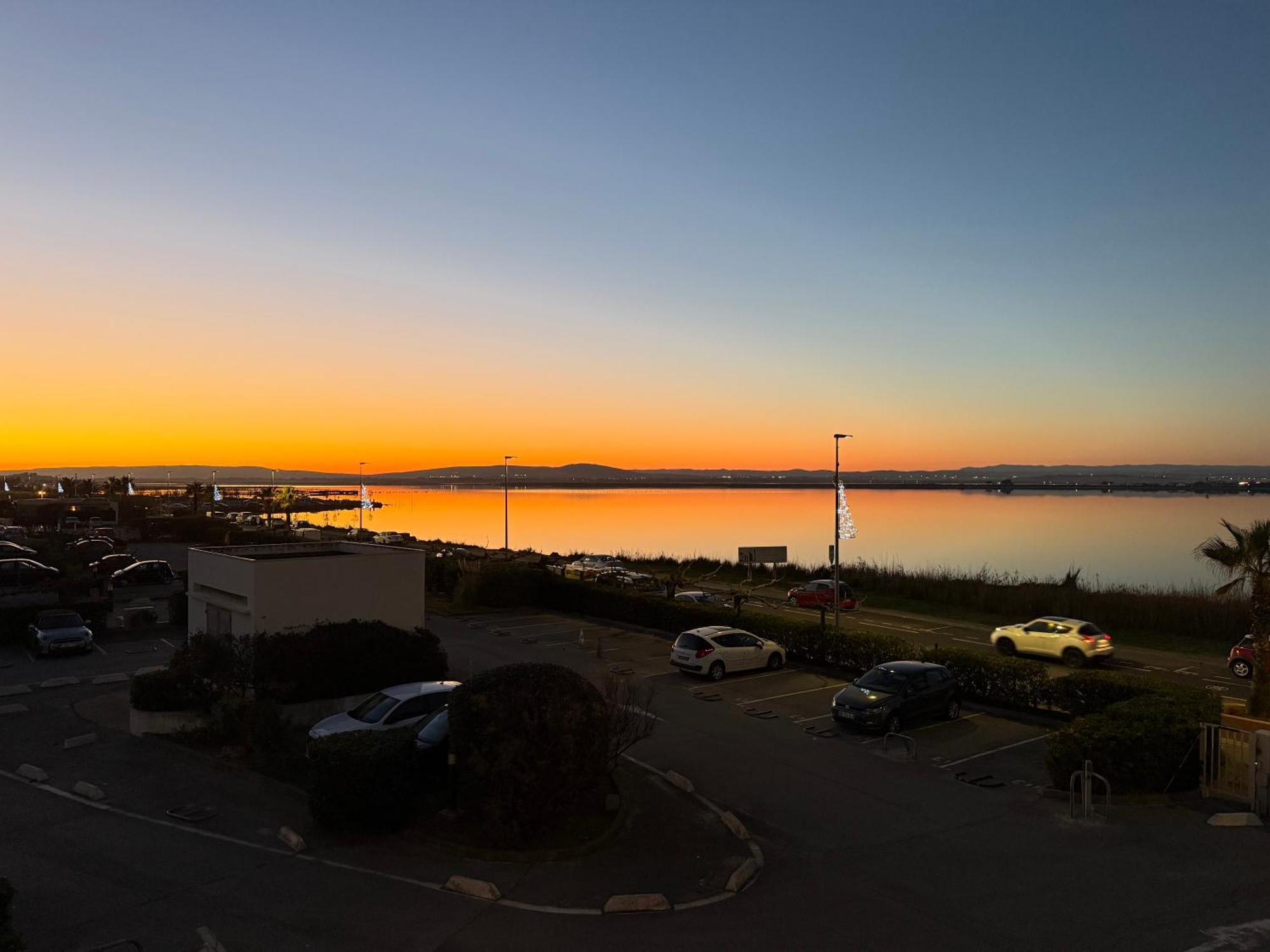 Apartment Appt - 4 Personnes - Vue - Parking - Rive Droite